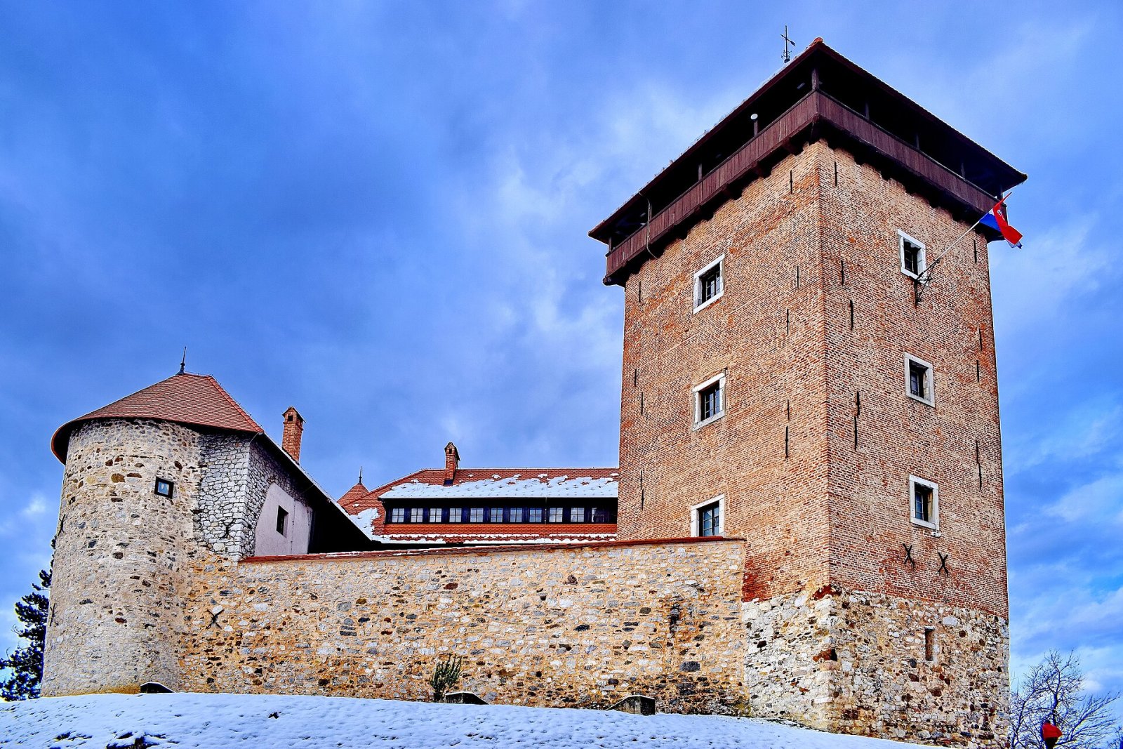 Découvrez le Château de Dubovac : un bijou de Croatie — Karlovac