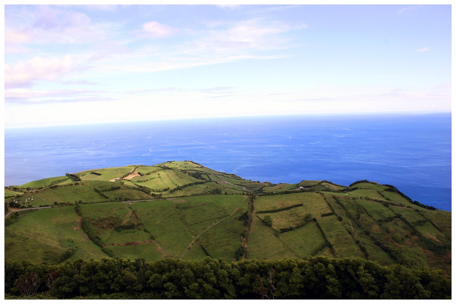 Pico dos Bodes: Un Paraíso Natural en las Azores - Paul do Mar | Secret World Trip Planner