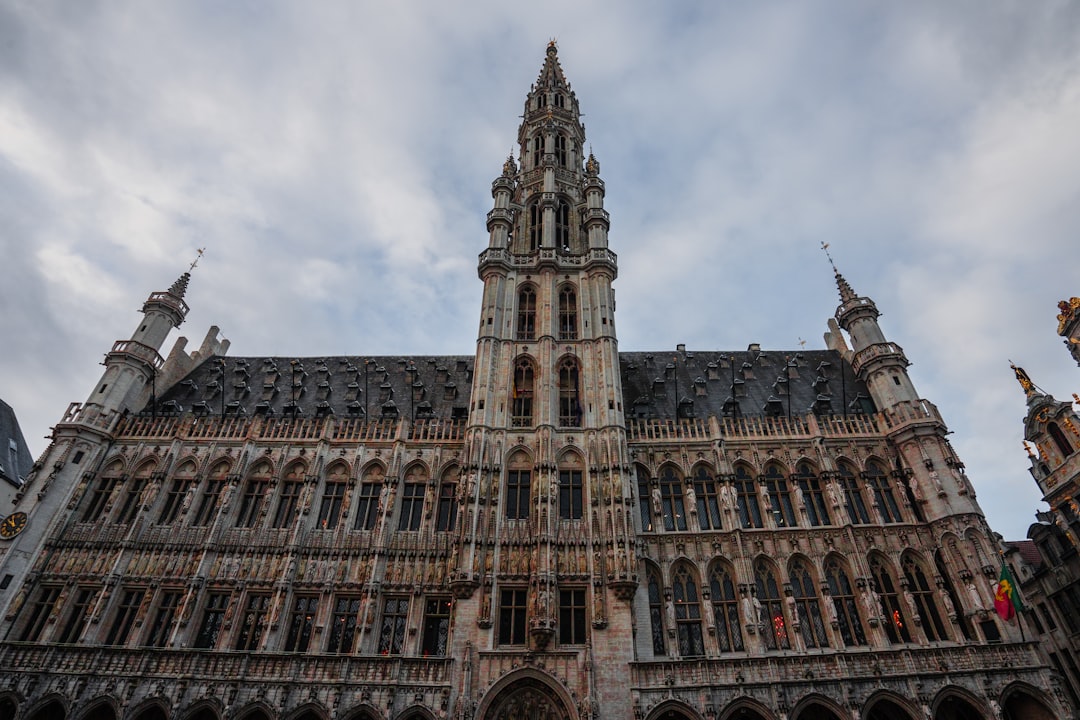 Scopri l'incanto del Municipio di Leuven, in Belgio - Naamsestraat 6 | Secret World Trip Planner