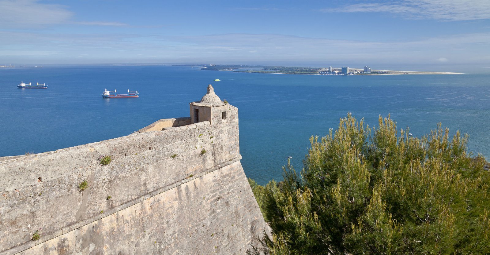 Explorer la Péninsule de Setúbal : Nature et Beauté Portugaise