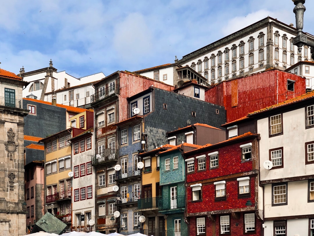 Entdecken Sie Porto Ribeira: Geschichte und Schönheiten der Hauptstadt des Nordens | Secret World Trip Planner
