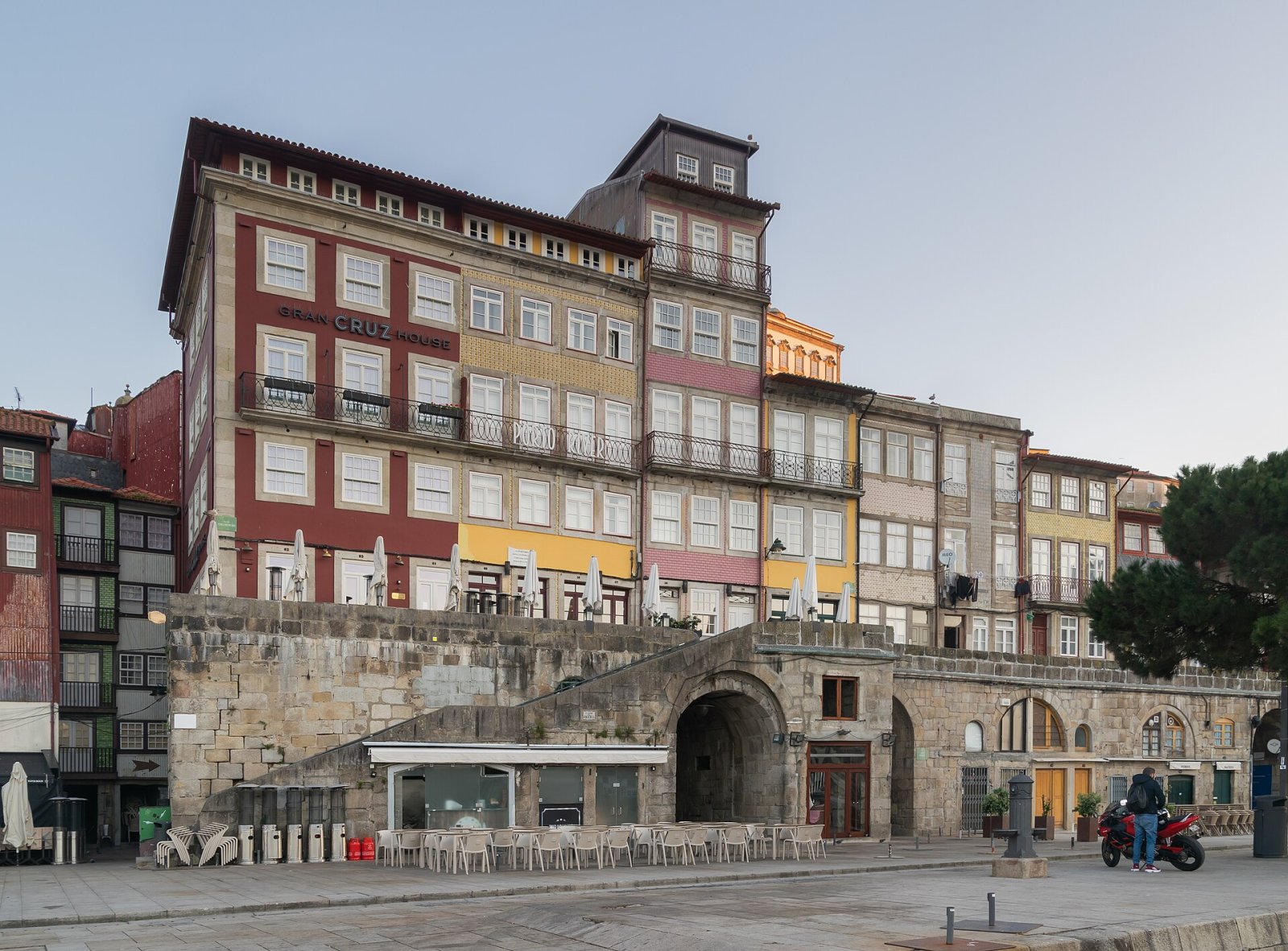 Découvrez Porto Ribeira : Histoire et Beautés de la Capitale du Nord | Secret World Trip Planner