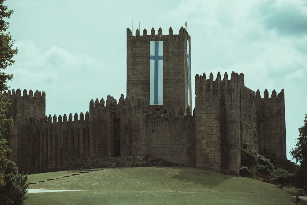 Entdecken Sie das historische Zentrum von Guimarães, dem Herzen Portugals