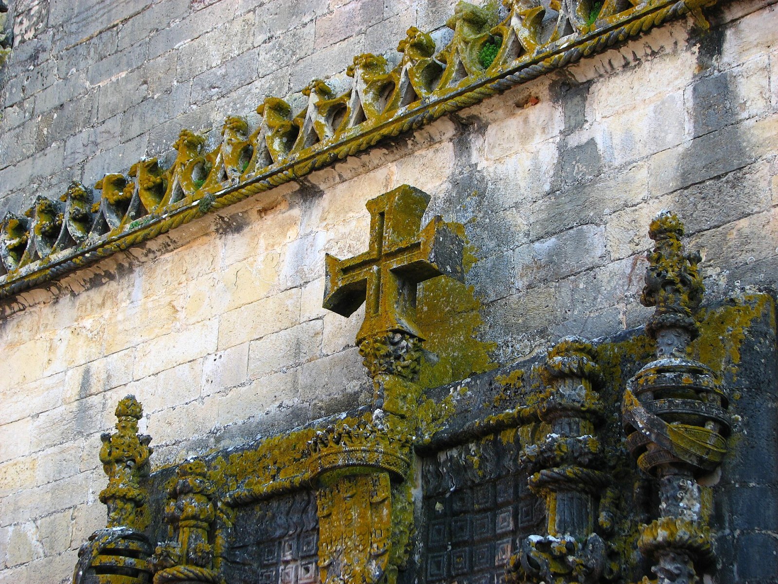 Esplora il Convento di Cristo a Tomar: un tesoro storico portoghese - Arbus | Secret World Trip Planner
