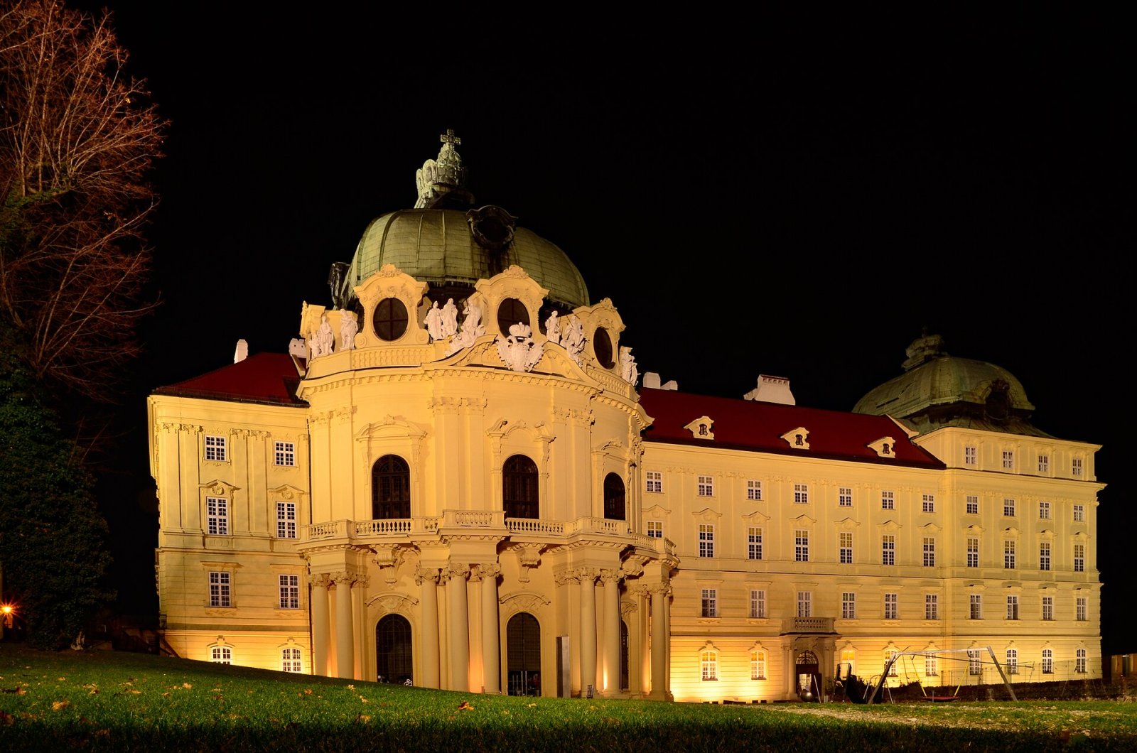 Entdecken Sie das Kloster Klosterneuburg: Geschichte und Schönheit - Klosterneuburg | Secret World Trip Planner