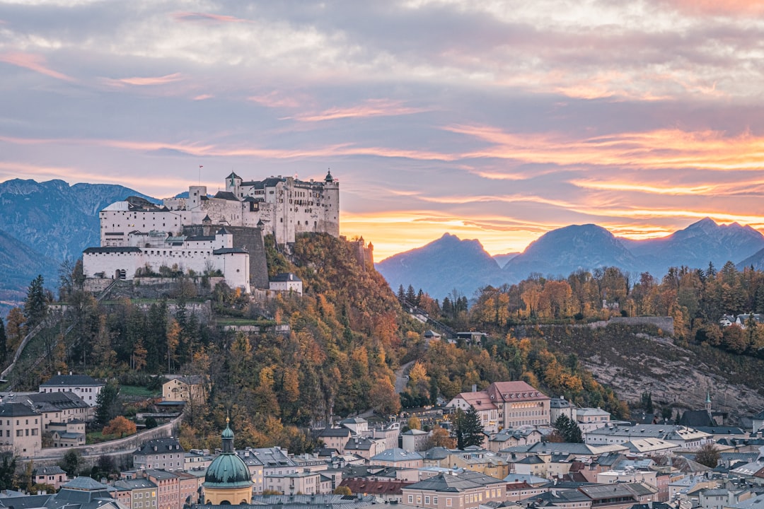 Descubre la Magia del Casco Antiguo de Salzburgo: Historia y Bellezas - Salzburg | Secret World Trip Planner