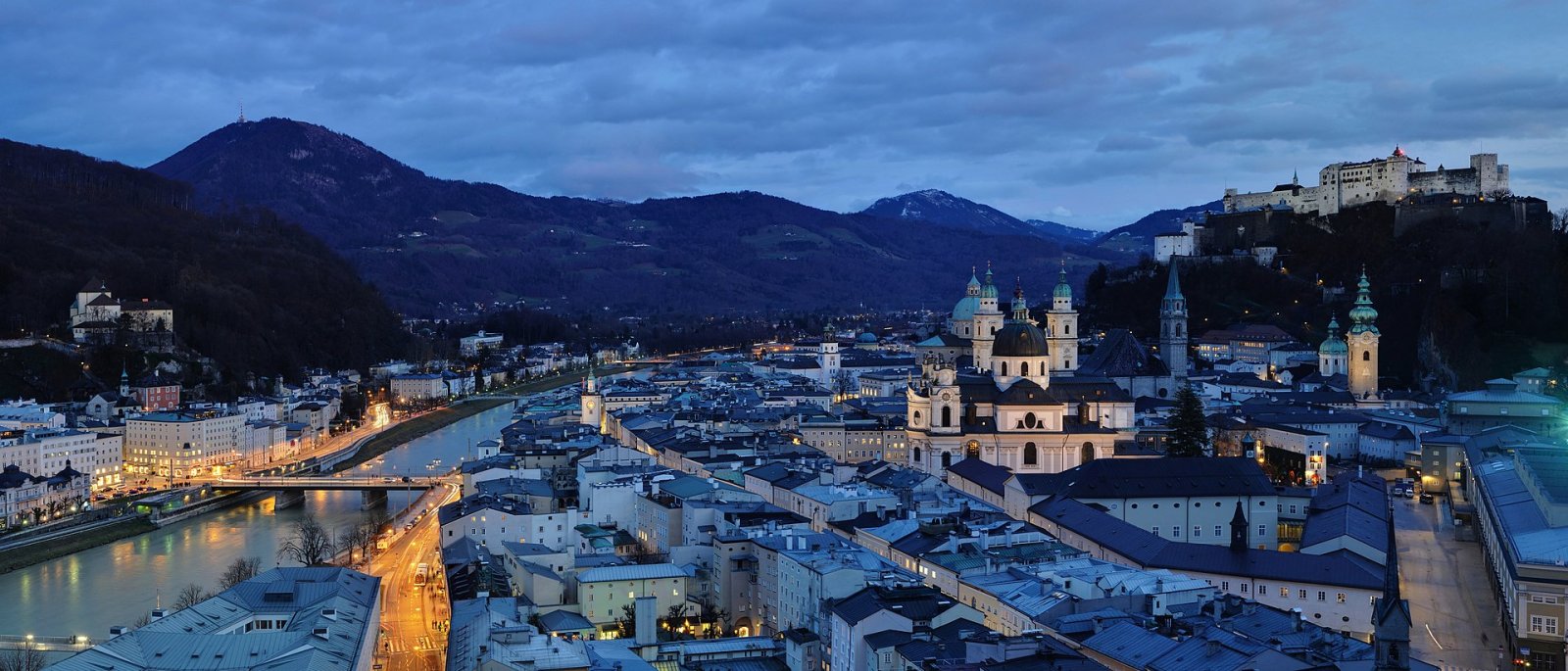 Descubre la Magia del Casco Antiguo de Salzburgo: Historia y Bellezas - Salzburg | Secret World Trip Planner