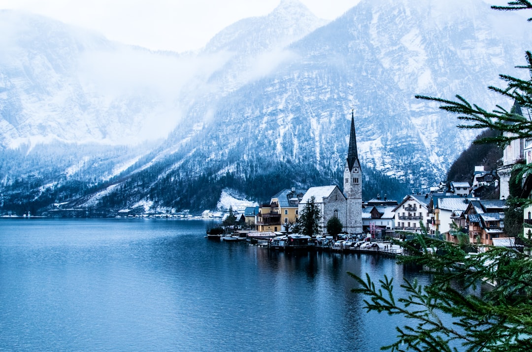 할슈타트: 역사와 자연이 어우러진 오스트리아의 진주 - Hallstatt | Secret World Trip Planner