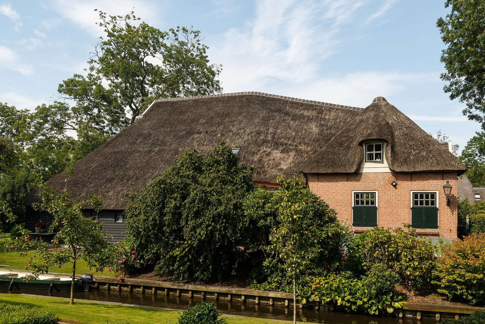 Giethoorn: The Charm of the Venice of the North — Giethoorn