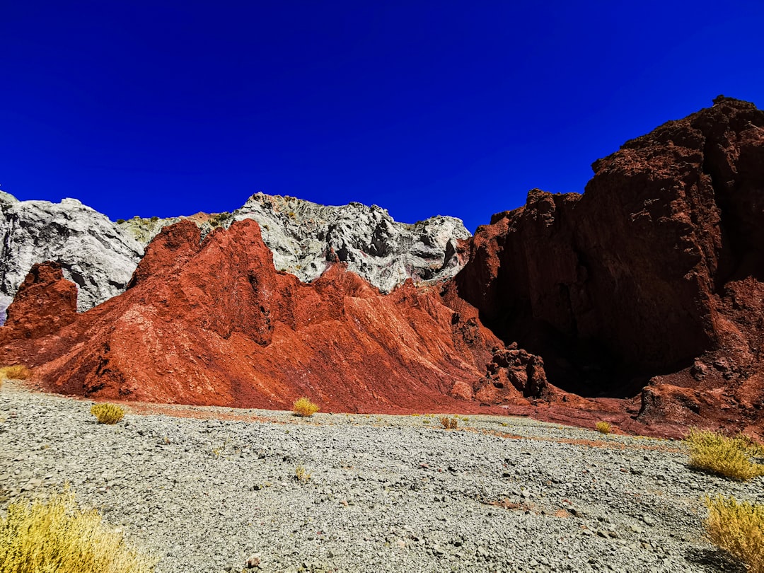 Entdecke die Magie der Marmorhöhlen in Chile - Chile Chico | Secret World Trip Planner