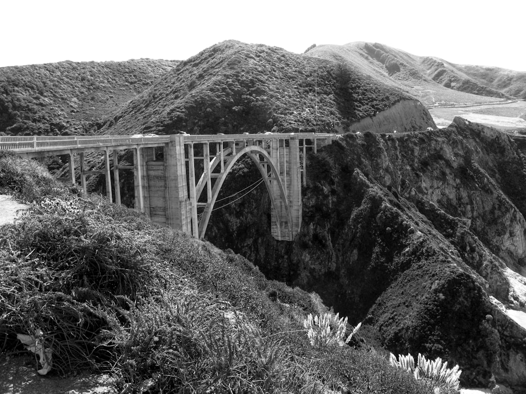 Мост Биксби: Икона Большого Сура и его Маяков - Bixby Creek Bridge | Secret World Trip Planner