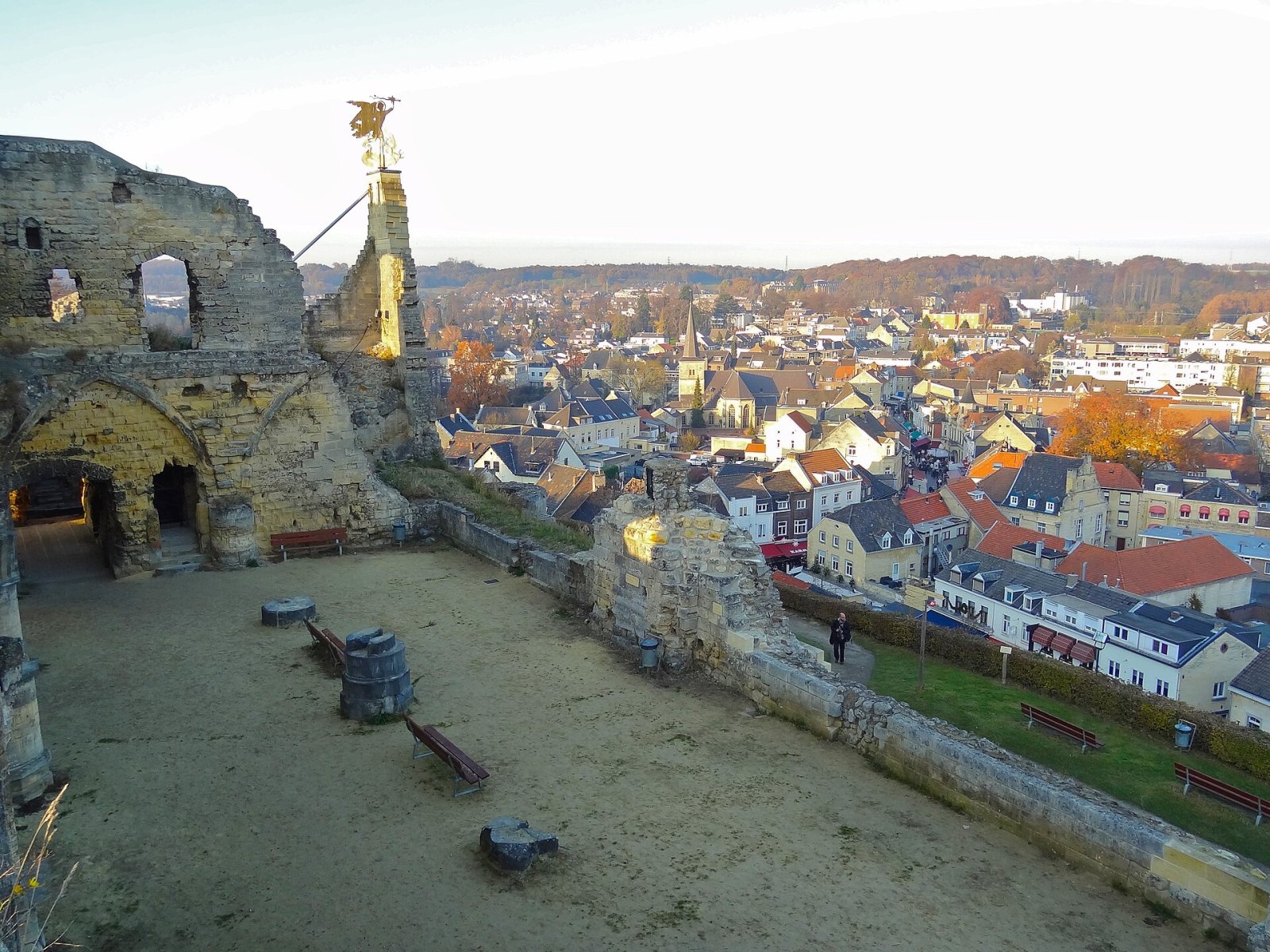 Откройте для себя Замок Валькенбург: история и красоты в Лимбурге - Valkenburg | Secret World Trip Planner