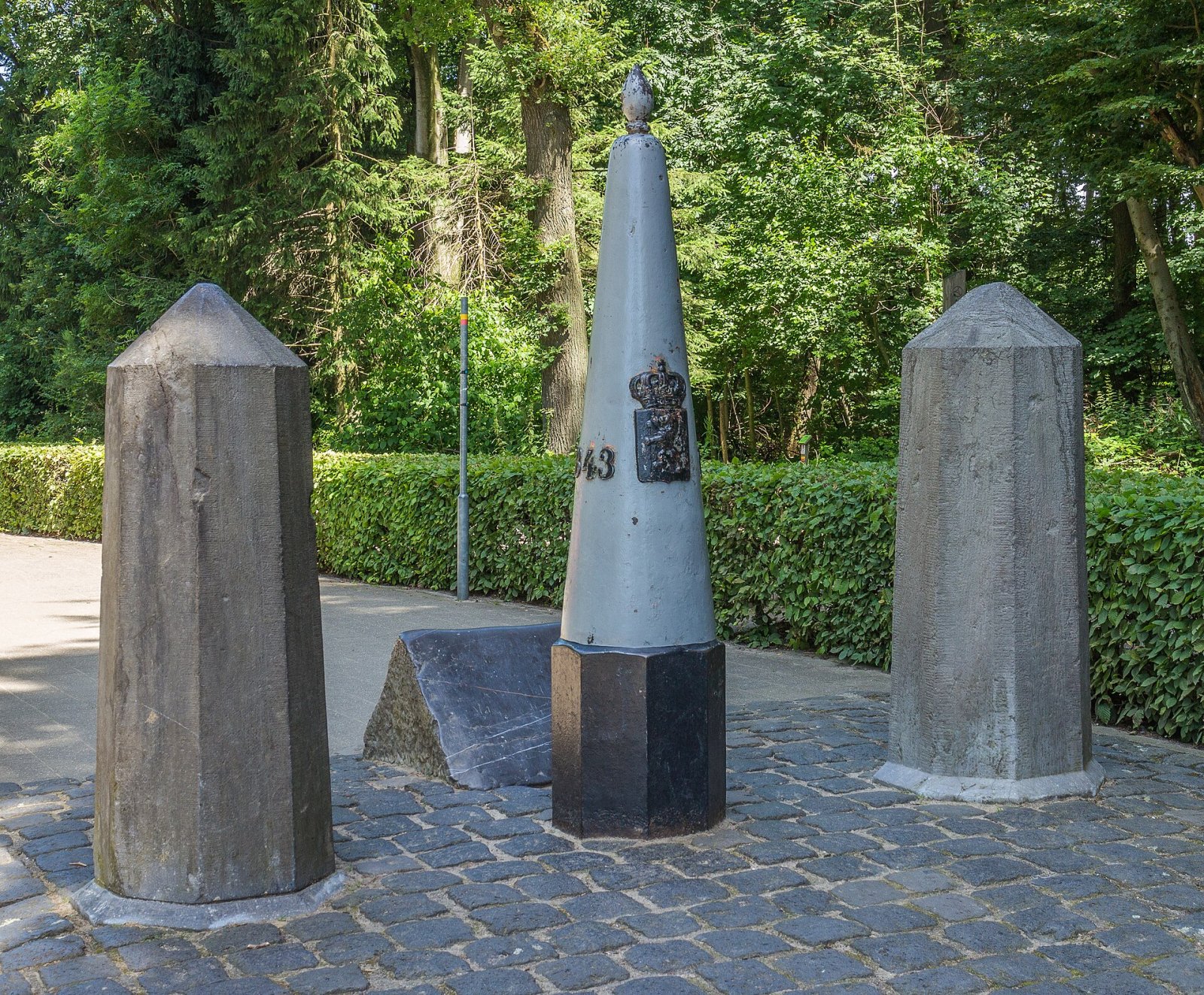 Drielandenpunt: Un angolo magico tra tre nazioni - Rte des Trois Bornes 99 | Secret World Trip Planner