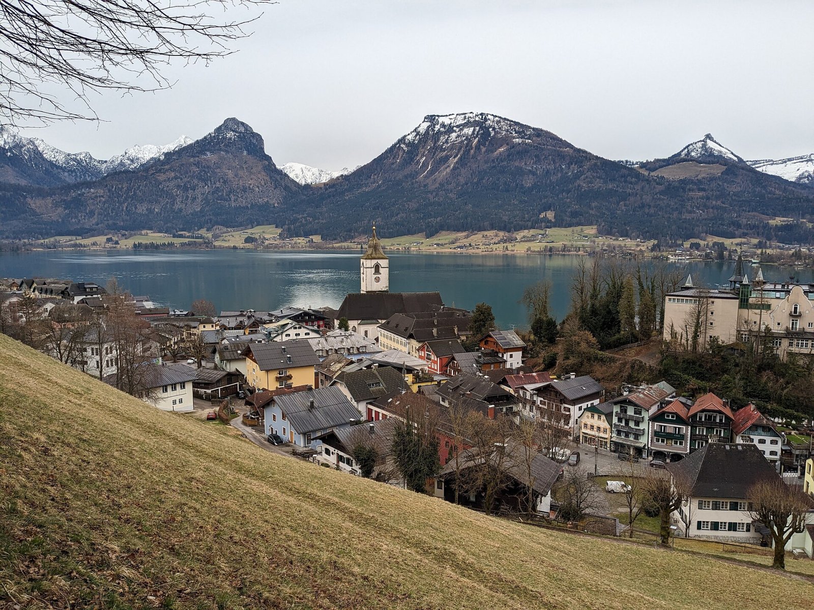 Entdecken Sie die Schönheit des Wolfgangsees in St. Wolfgang - Gschwand | Secret World Trip Planner