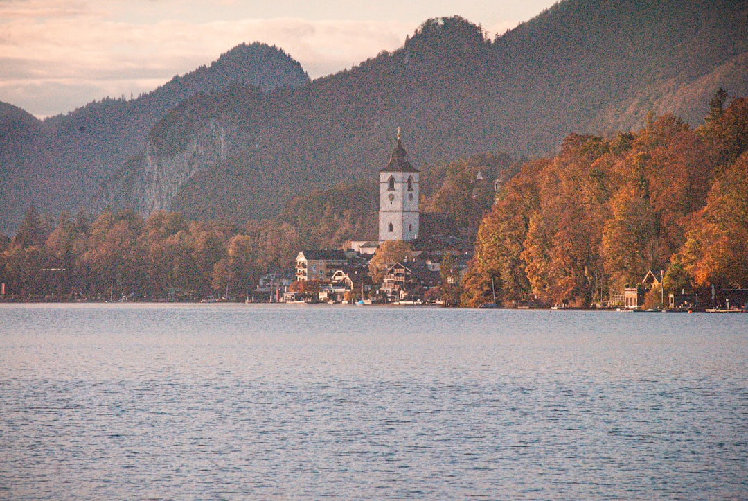 Descubra a beleza do Wolfgangsee em St Wolfgang - Gschwand | Secret World Trip Planner