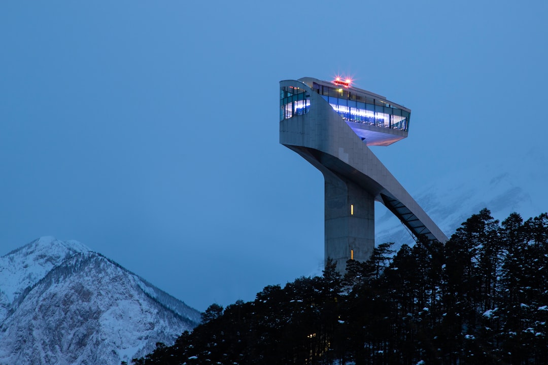 Bergisel-Skisprung: Ein Wahrzeichen von Innsbruck - Natters | Secret World Trip Planner