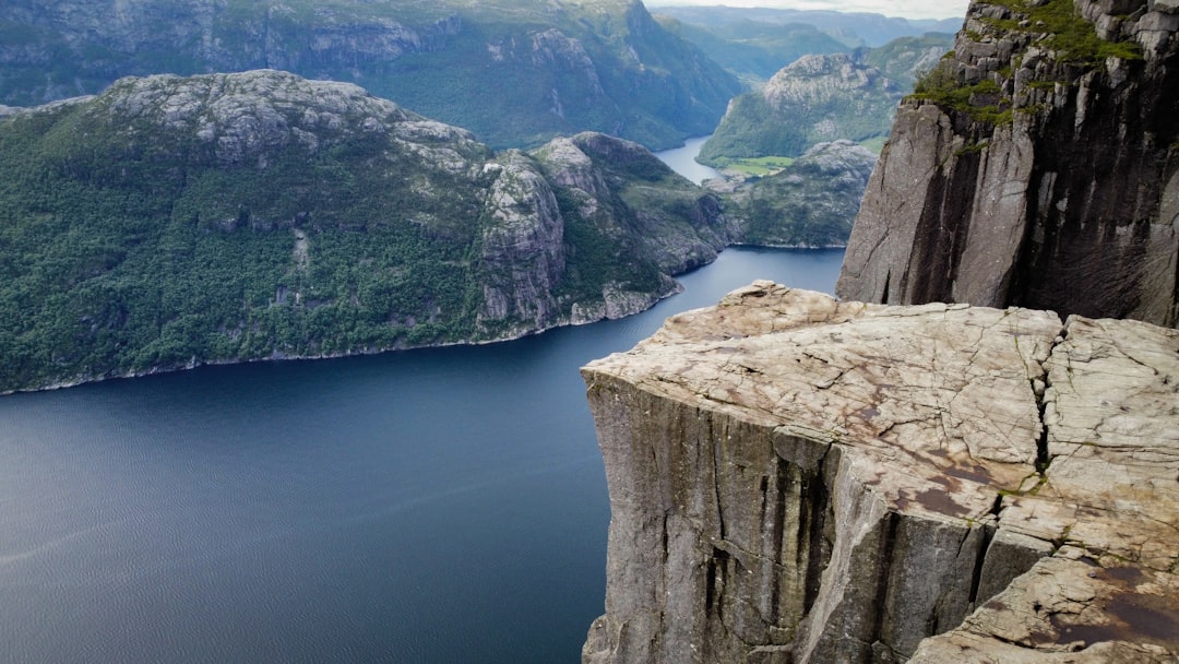 Panoramas deslumbrantes no Miradouro do Lysefjord - R13(old 1 | Secret World Trip Planner