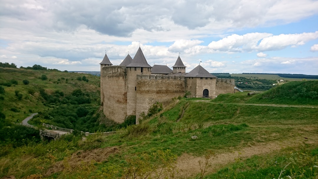 Entdeckung des Palanok Schlosses: Geschichte & Schönheit - Zakarpats'ka oblast | Secret World Trip Planner