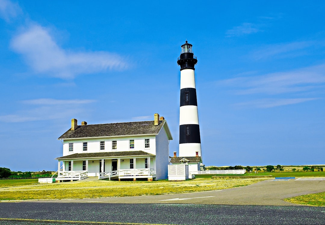 Découvrez le phare de Bodie Island : un voyage dans le temps - Nags Head | Secret World Trip Planner