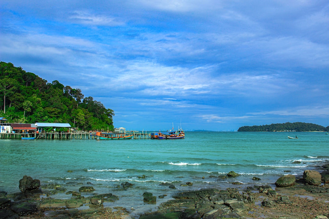 Los Atardeceres Mágicos de Koh Rong: Un Paraíso Oculto - Koh Rong | Secret World Trip Planner