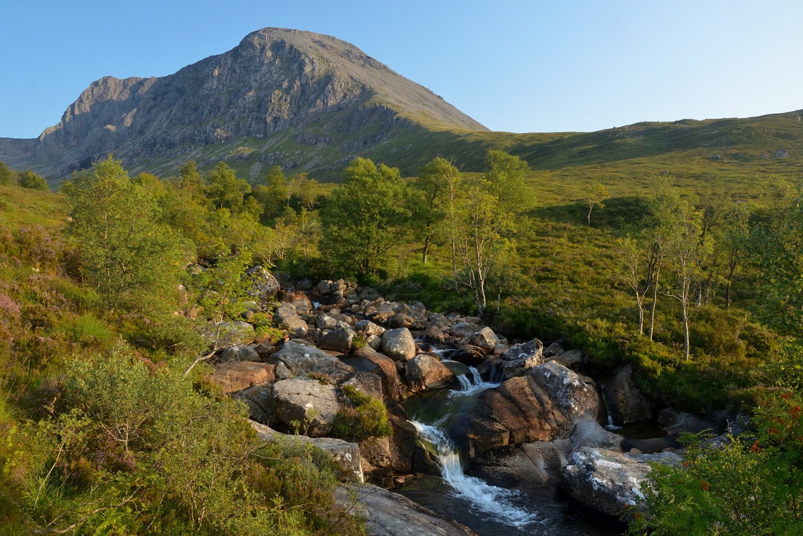 Découvrez Ben Nevis : le sommet le plus haut d'Écosse - Polldubh | Secret World Trip Planner