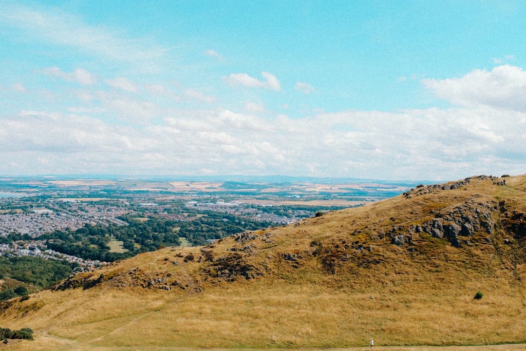 Arthur's Seat: il vulcano estinto di Edimburgo da esplorare - WRVQ+J7 Edinburgh | Secret World Trip Planner