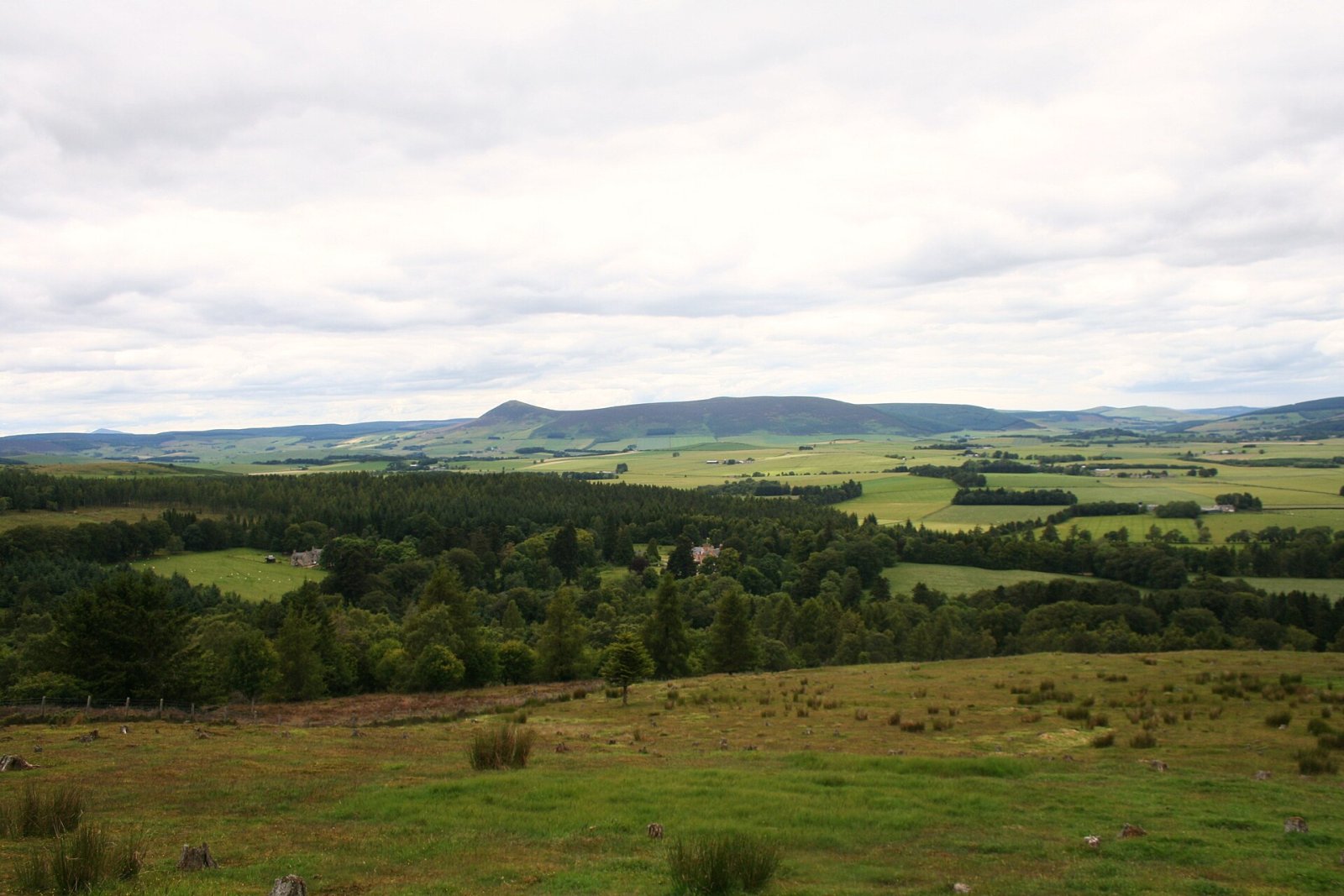 Entdecken Sie den Charme von Tap o' Noth in Schottland - 942R+J8 Huntly | Secret World Trip Planner