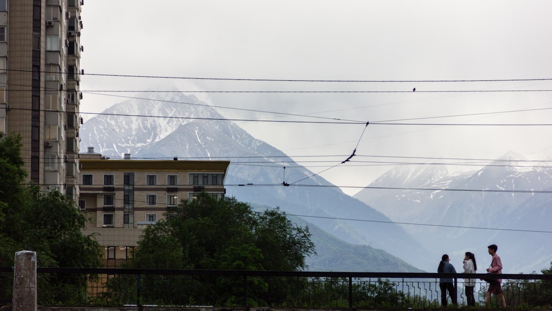 Découvrir Almaty : Le Marché Vert et ses Merveilles - Almaty | Secret World Trip Planner