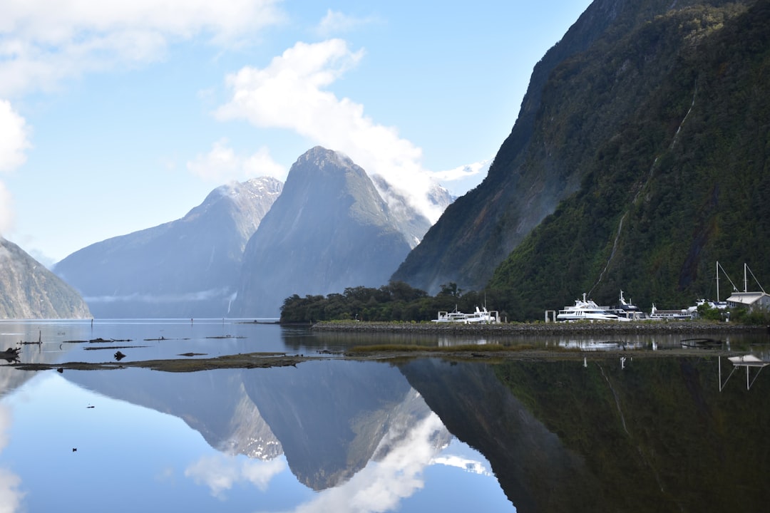 Milford Track: O Caminho dos Fiordes da Nova Zelândia - Milford Track | Secret World Trip Planner