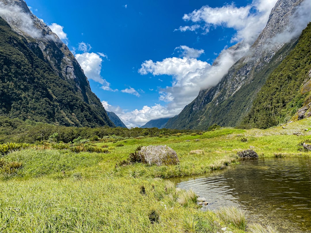 米尔福德步道：新西兰的峡湾之路 - Milford Track | Secret World Trip Planner