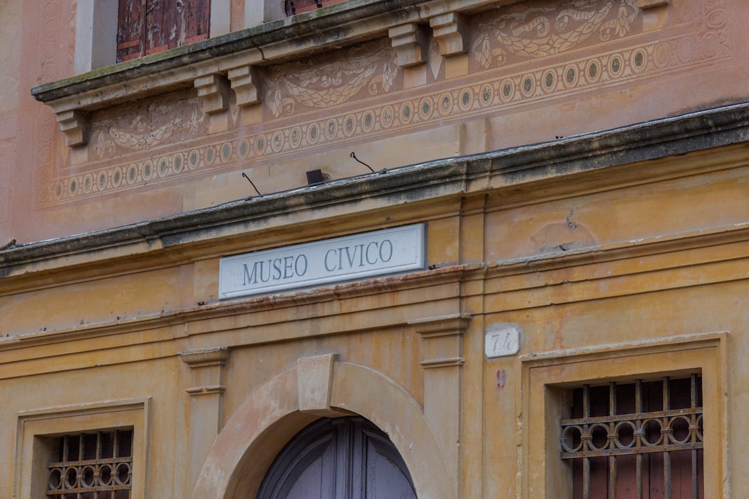 Откройте для себя Музей Духовного Искусства в Вью - c/o Chiesa parrocchiale di | Secret World Trip Planner