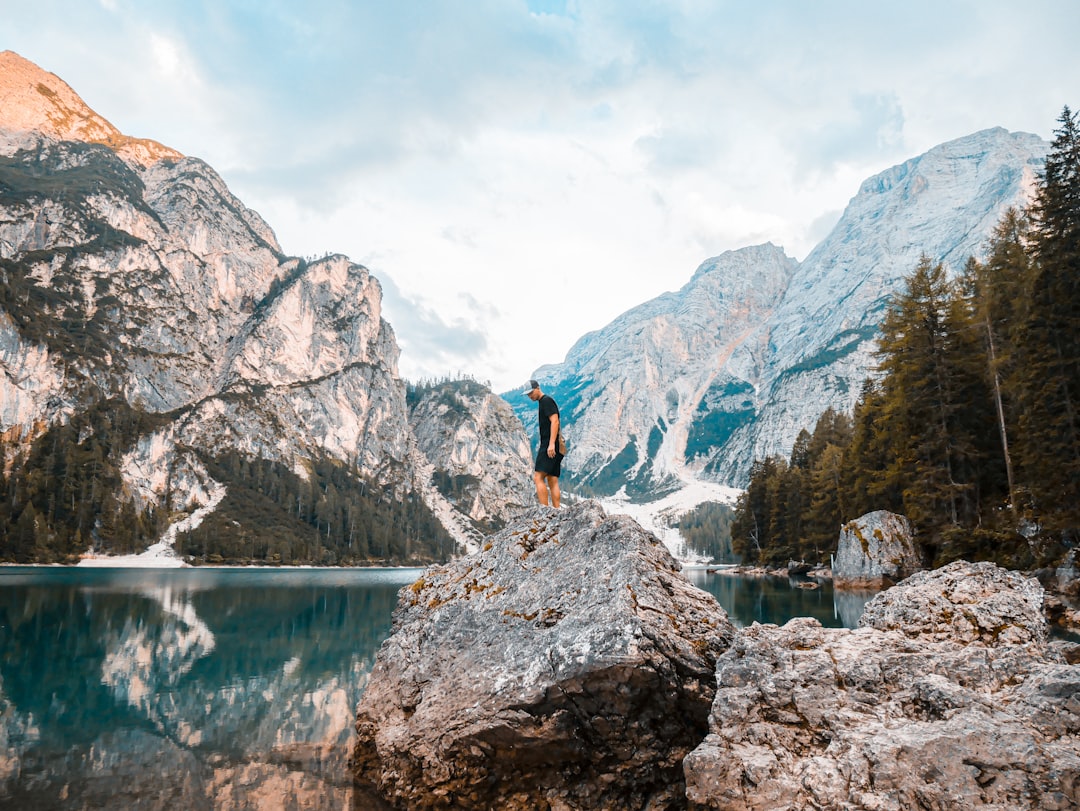 Excursions au Lac de Braies : Un Paradis Caché - St.Veit | Secret World Trip Planner