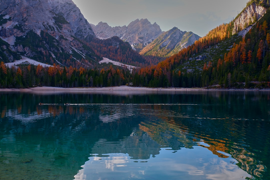 Excursions au Lac de Braies : Un Paradis Caché - St.Veit | Secret World Trip Planner
