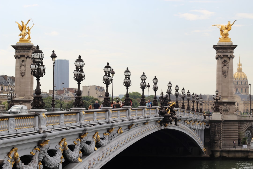 Il Ponte Alexandre III: Un Capolavoro di Parigi - Pont Alexandre III | Secret World Trip Planner