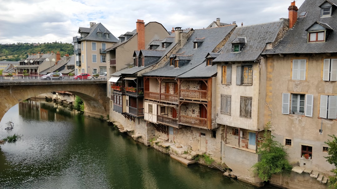 Pont Vieux: El Puente Oculto de Albi - Pont Vieux | Secret World Trip Planner