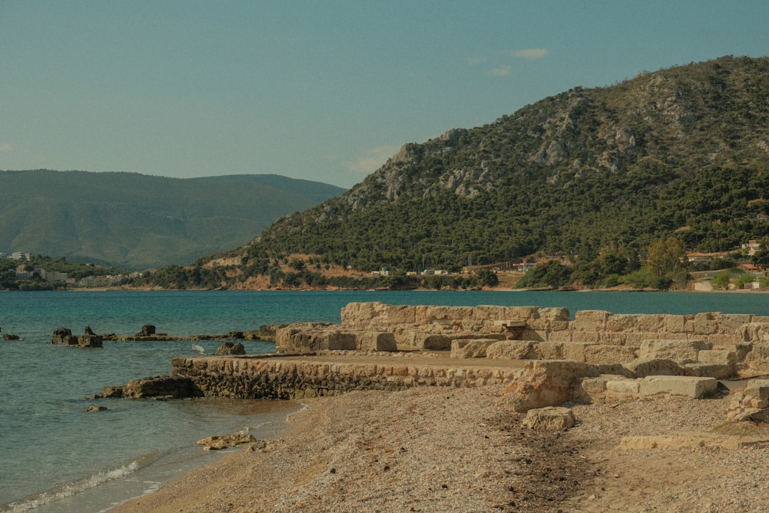 Scopri Σταυρωτά: Il tesoro naturale di Lefkada - MJXF+JW Apollonii | Secret World Trip Planner