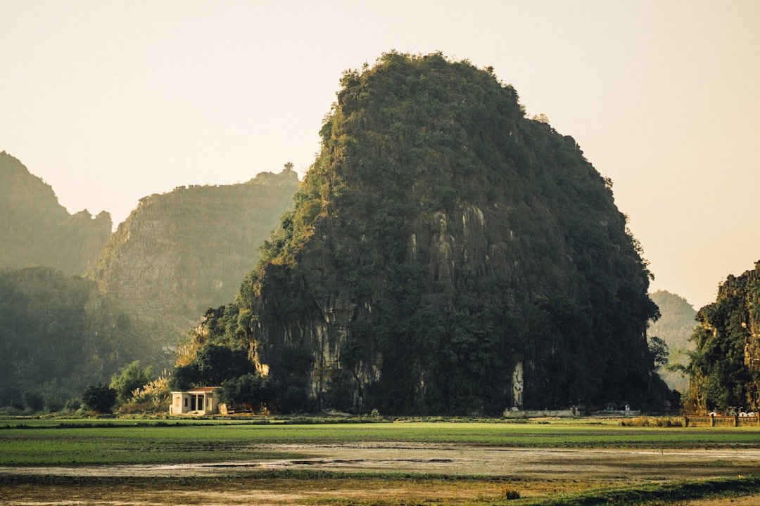 Núi Am: Un Paraíso Natural en el Corazón de Vietnam - Canh Vinh | Secret World Trip Planner