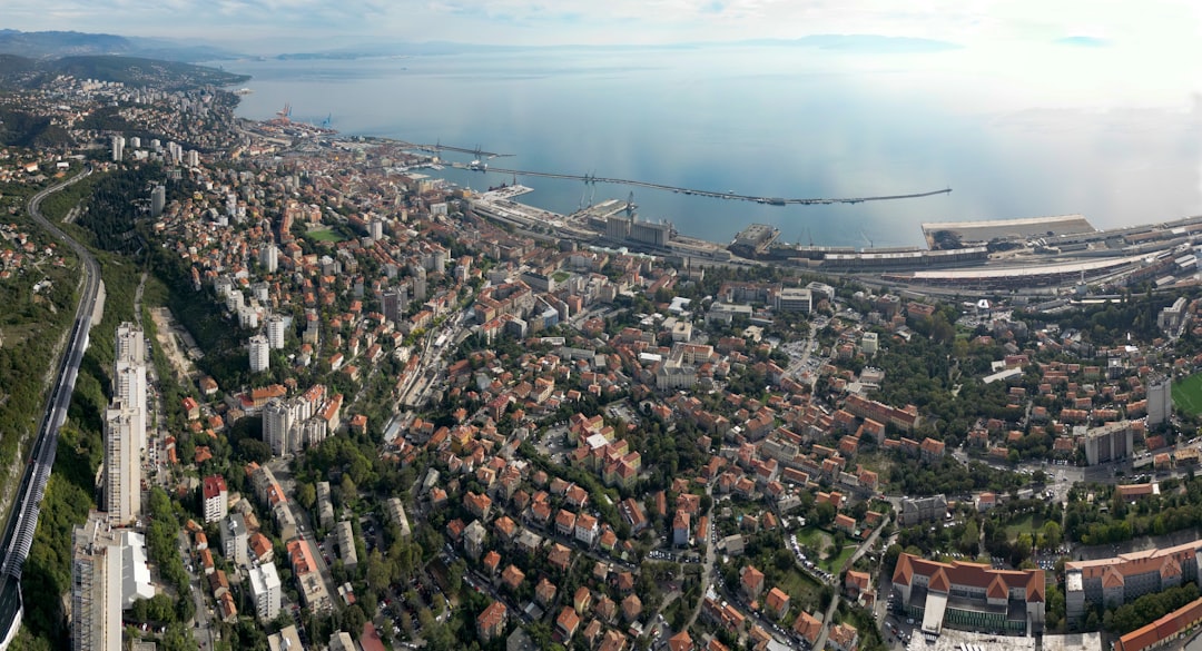 Descubre la Promenada Piran: Un Paraíso Panorámico - Prešernovo nabrežje | Secret World Trip Planner