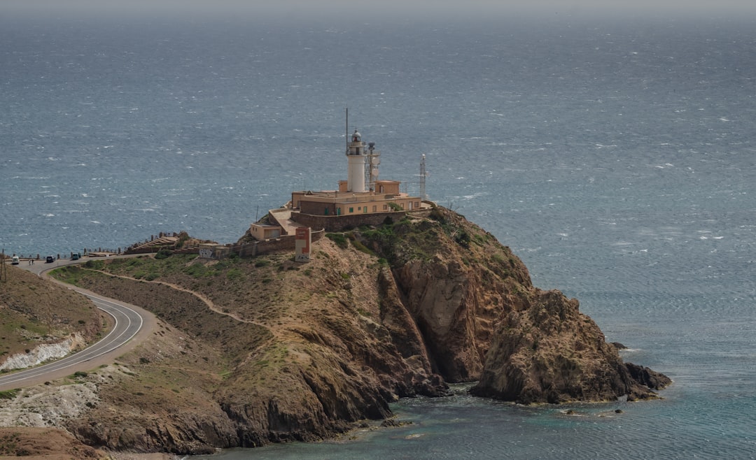 Faro de Cabo de Gata: Magie und Geschichte am Meer - 04150 San José | Secret World Trip Planner