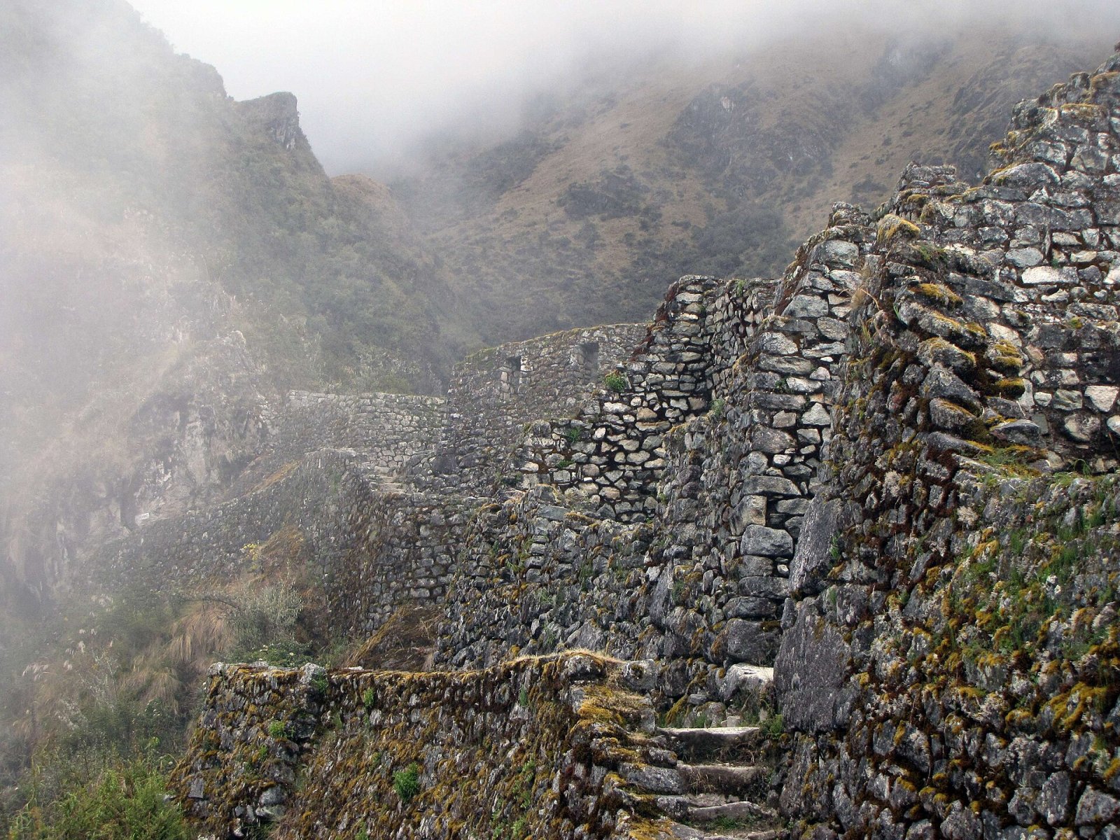 Explorer Sayacmarca : Un joyau archéologique du Pérou - Aguas Calientes | Secret World Trip Planner