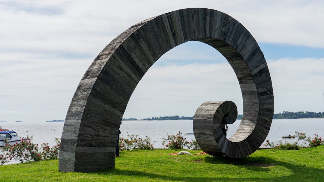 Sculture sul Mare: Arte e Natura a Surry Hills - 302/61 Marlborough St | Secret World Trip Planner