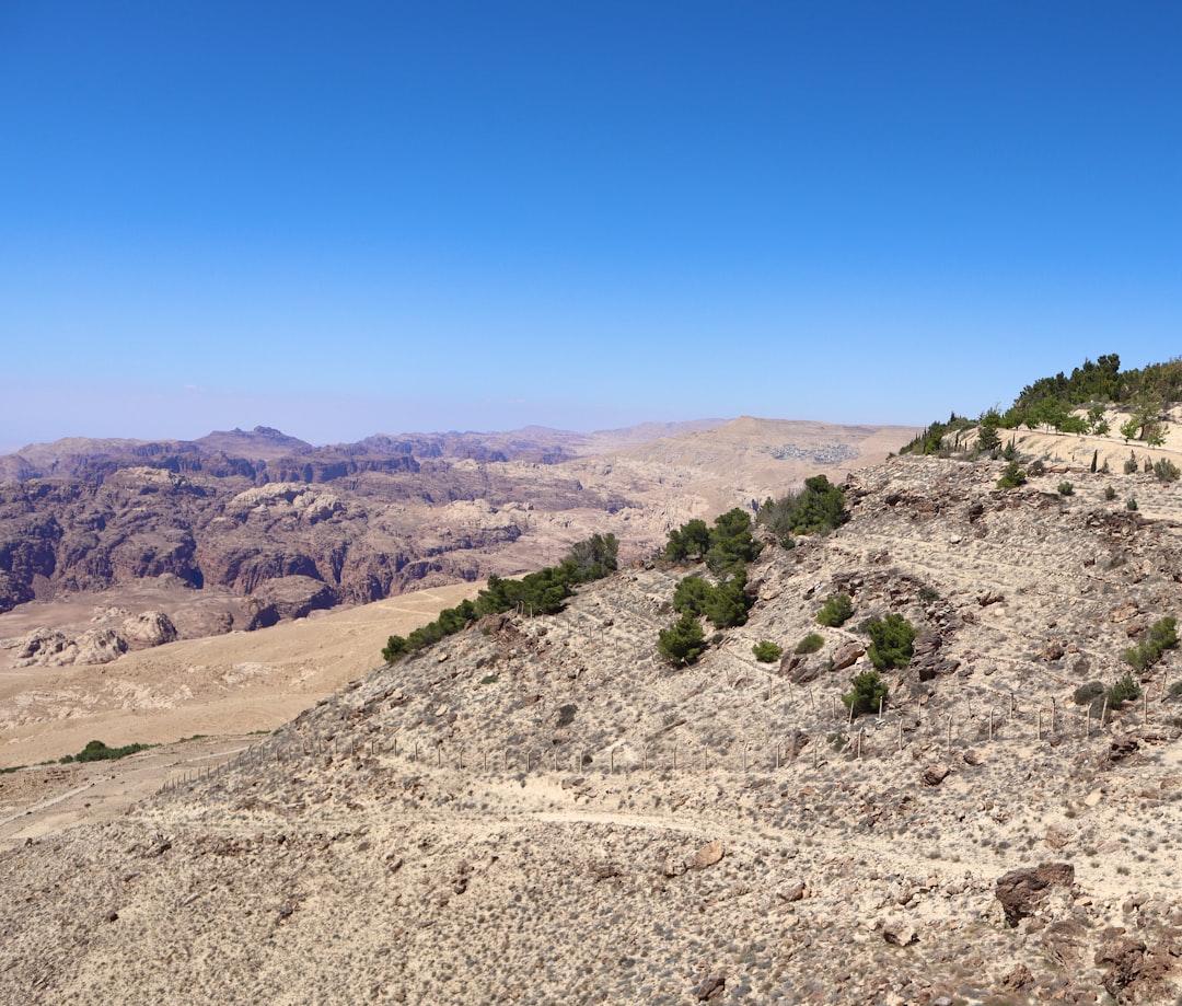Découvrez Jabal al Miyahi : la montagne cachée de Jordanie - M582+M2 Aqaba | Secret World Trip Planner