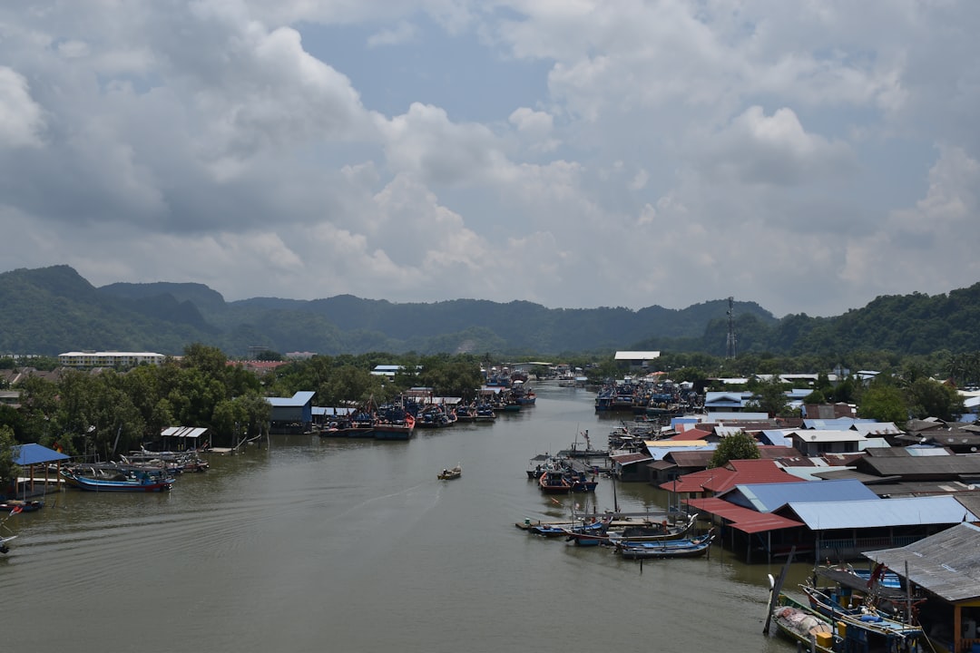 Gunong Penampian Ngantam: Ein Naturparadies in Malaysia — Lundu