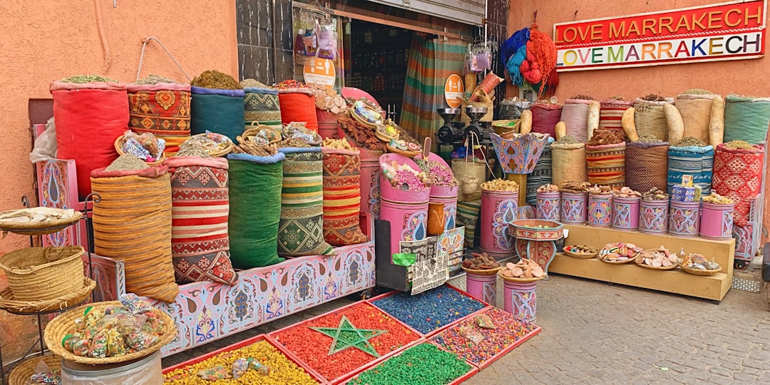 Explorando el Souk de Marrakech: Colores y Aromas - J2J6+MG6، طريق سيدي عبد العزيز، Marrakech 40000 | Secret World Trip Planner