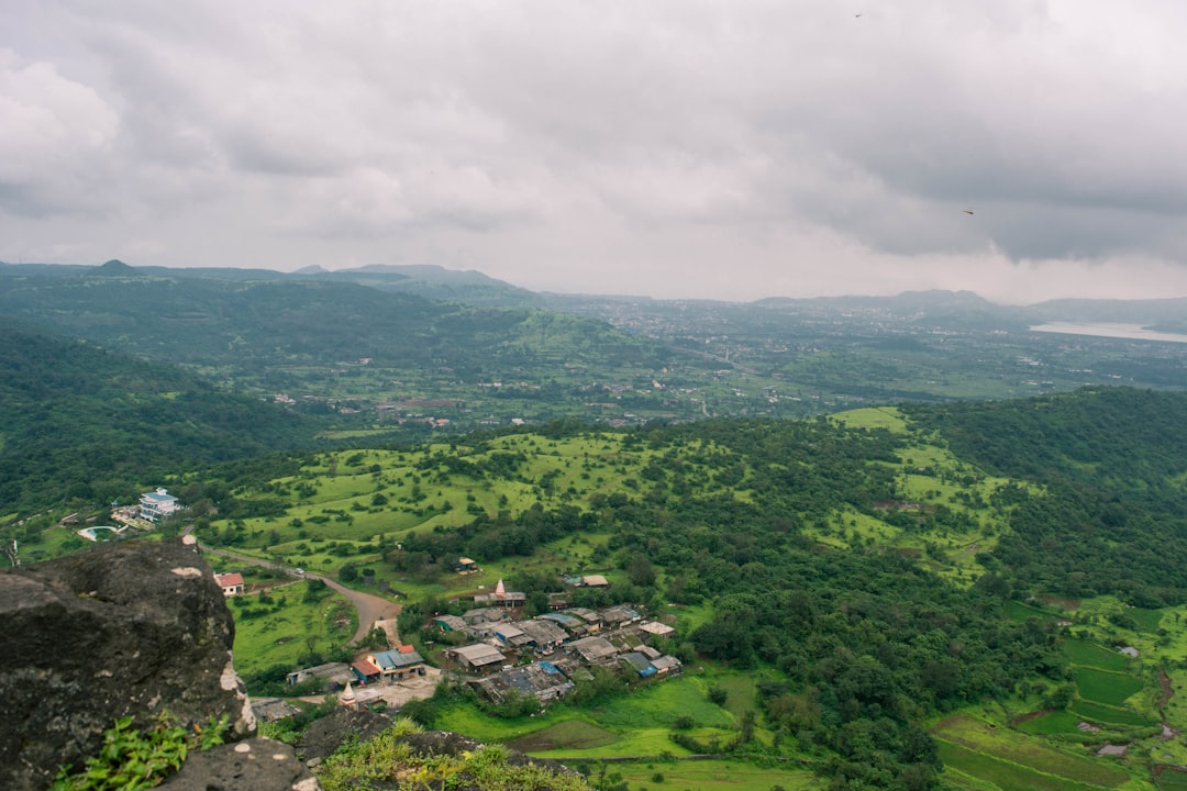Карла Кавес: Скрытое Сокровище Истории - Lonavala | Secret World Trip Planner