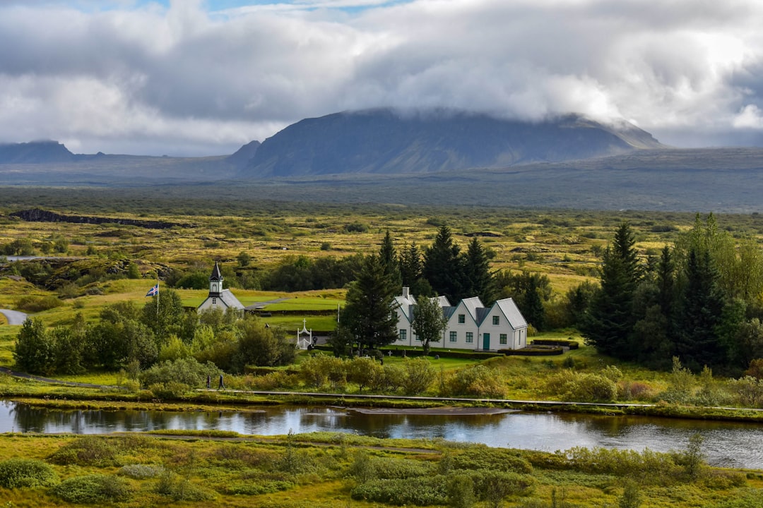 Découvrez Borgarvirki : un trésor historique en Islande - 717 | Secret World Trip Planner