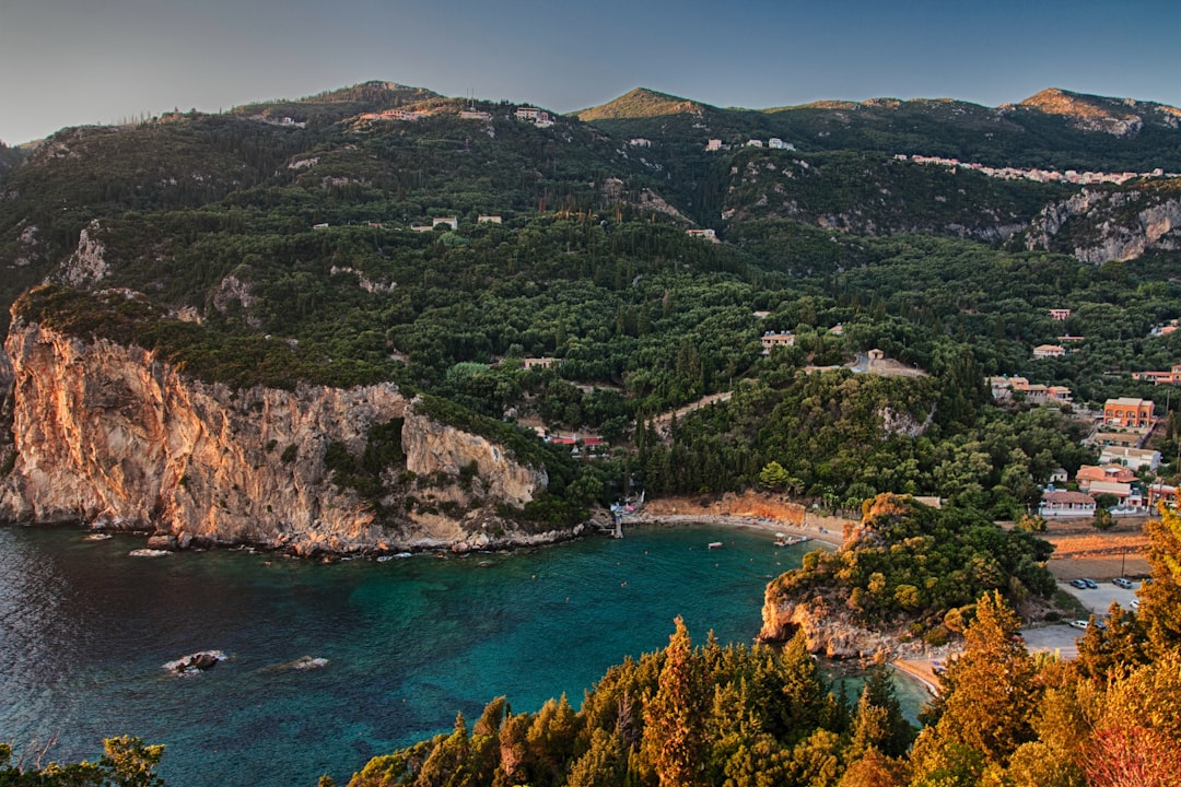 Profitis Ilias: Un angolo di natura ad Atene - 73VV+FJ Prosotsani | Secret World Trip Planner