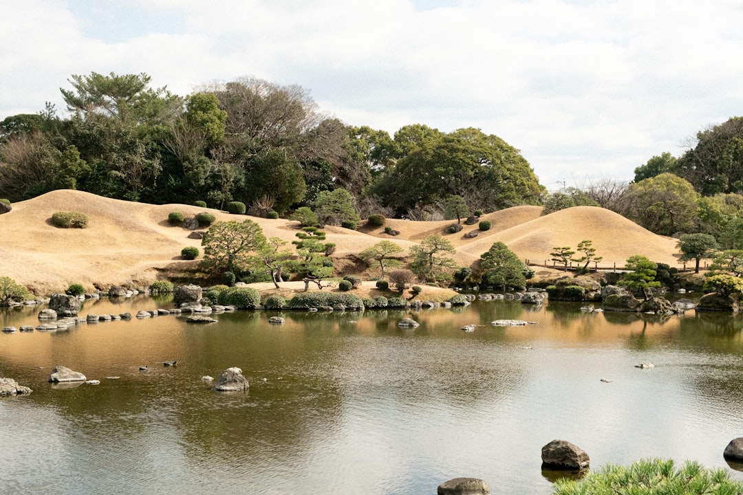 Suizenji Jojuen: Ein Geheimer Garten der Ruhe - Kumamoto | Secret World Trip Planner