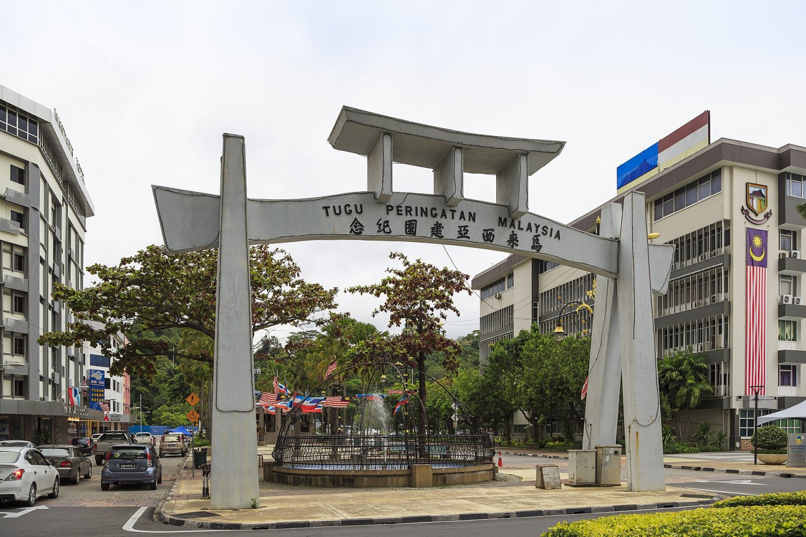 Entdecken Sie das Malaysia Monument in Kota Kinabalu - Kota Kinabalu | Secret World Trip Planner