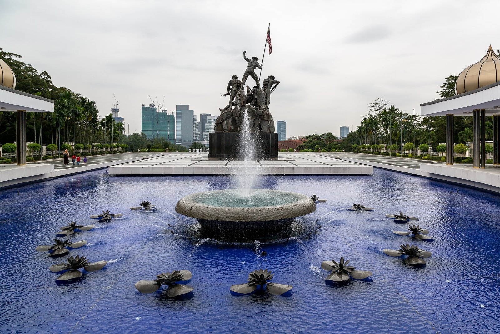 Découvrez le Malaysia Monument à Kota Kinabalu - Kota Kinabalu | Secret World Trip Planner